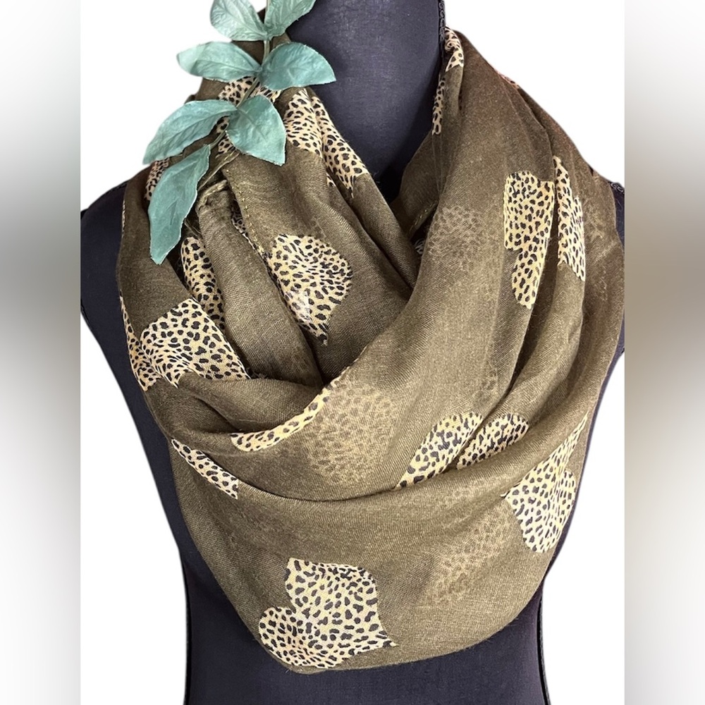 SHEER SOFT INFINITY SCARF WITH HEARTS